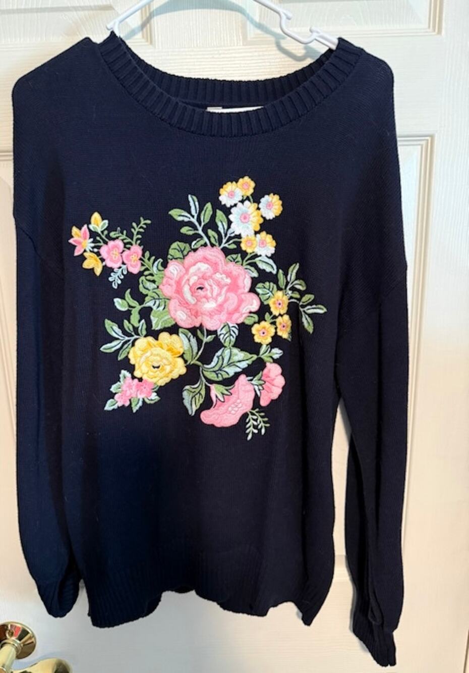 Loft Navy Blue sweater w/ floral embroidered front Women's Lg